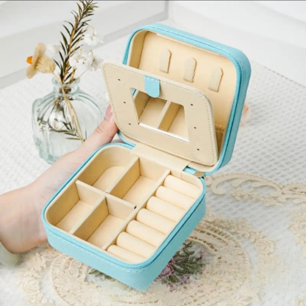 🌍Light Blue Travel Jewelry Organizer Box NWT